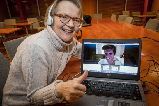 Suomalainen opettaja hoitaa työtään Brasiliaan Skypellä – katso video